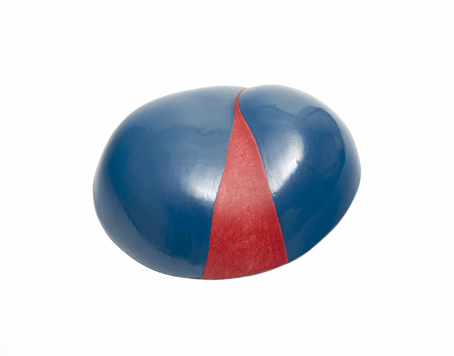 Valerie Brathwaite, Untitled, 1979. Acrylic paint and plaster, diameter: 11 1 /2 in. Private Collection.