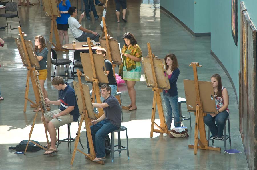 Studio art class, photo by Jeff Watts