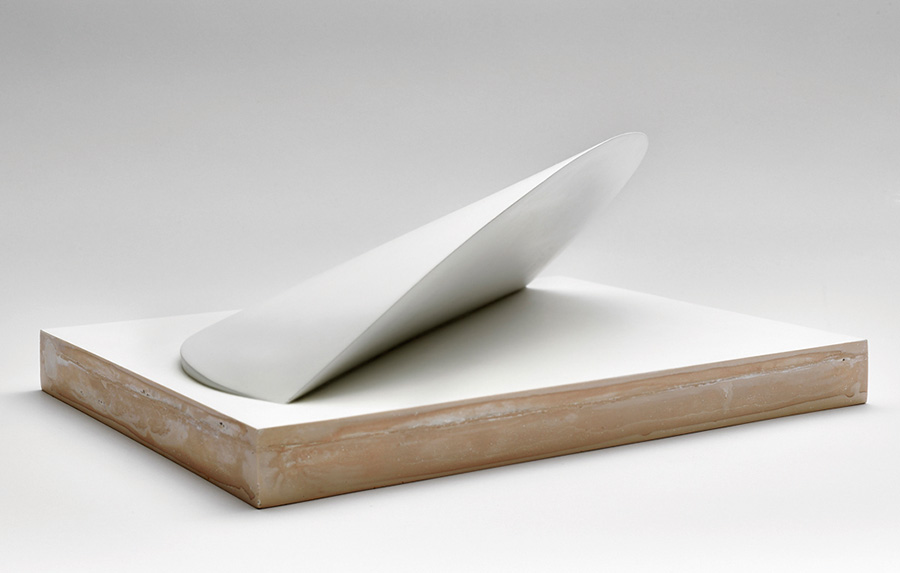 José Gabriel Fernández, Untitled, 2003–2015. Acrylic gesso on resin and gypsum, 6 1/4 x 15 3/4 x 12 1/4 in. Courtesy of the artist and Henrique Faria.