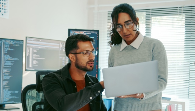 two cybersecurity professionals