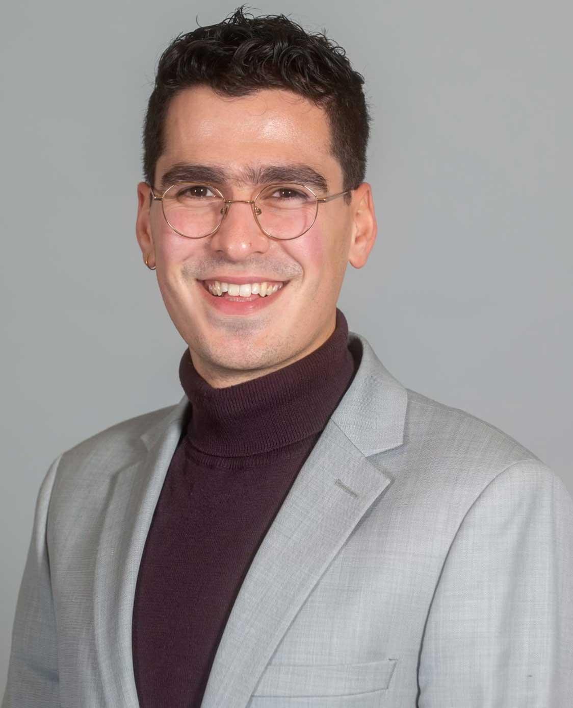 Michael Karam, 2L Michael Karam, 2L